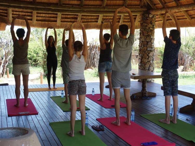 2 Free Group yoga session on the deck 750 563 70